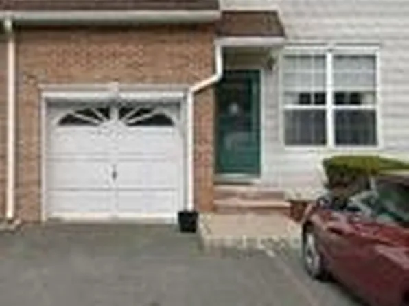 4 Reins Ct, Somerset, NJ 08873