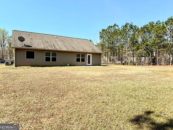 3rd image of 111 Bridle Path