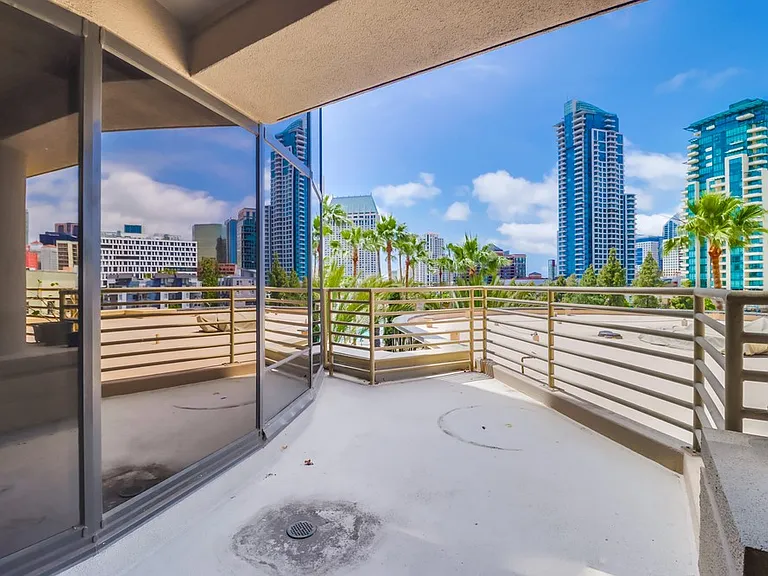 100 Harbor Dr #504 — Photo 42