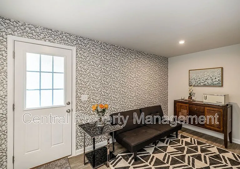 225 Coldwater Creek Ct — Photo 4