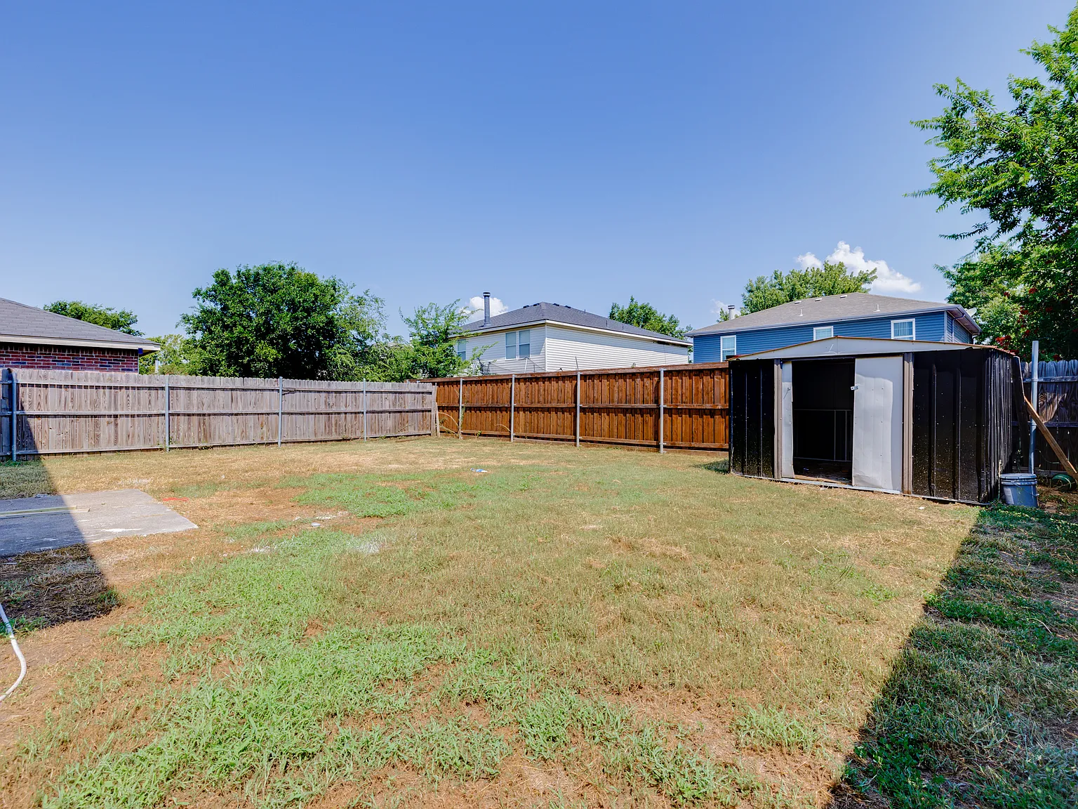 4 bed, 2.5 bath, 2555 sqft, $3,200 — Photo 3