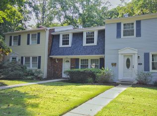 1708 Waldorf Ct, Crofton, MD 21114