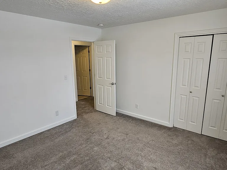 402 Par Ave — Photo 15