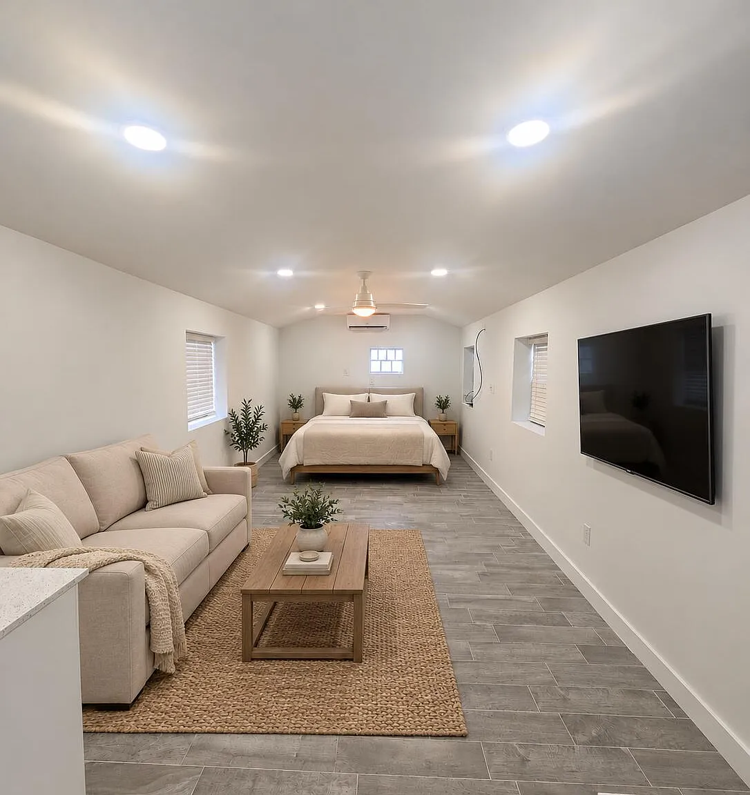 1 bed, 1.0 bath, 605 sqft, $2,000 — Photo 1