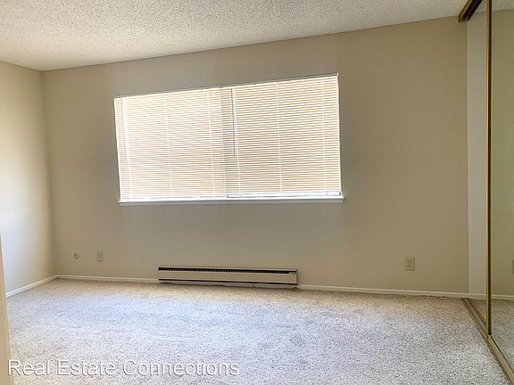 5th image of 986 Kiely Blvd Unit E
