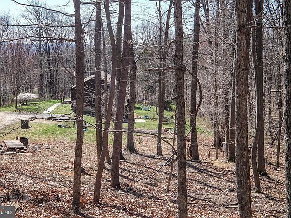 5th image of 71 Woods Ln
