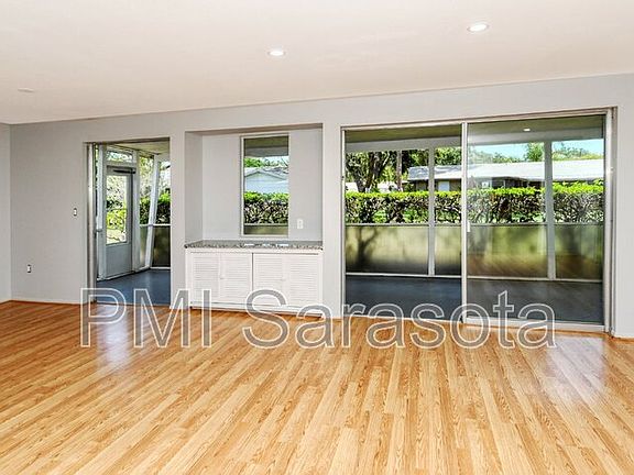 3rd image of 3186 Regatta Cir