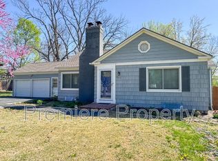 8619 Marty St, Overland Park, KS 66212