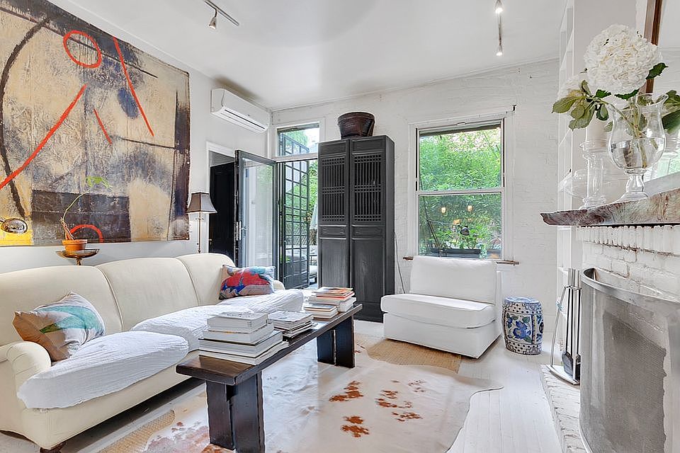 2nd image of 645 E 11th St #1C