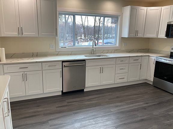 4th image of 36 Park Ave #36
