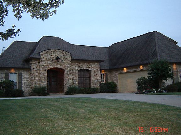 5th image of 104 Woodbury Park Pl