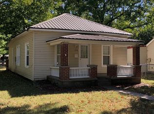 714 Locust St, Wamego, KS 66547