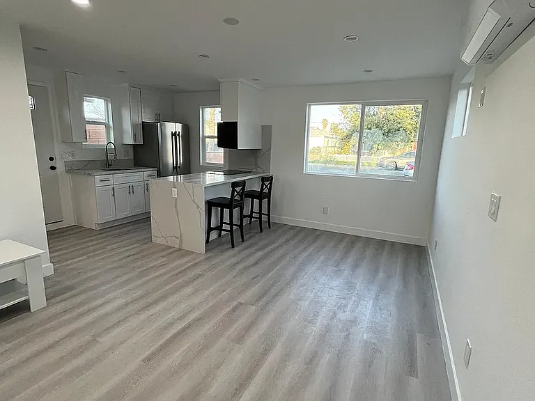 6945 Aura Ave #ADU — Photo 7
