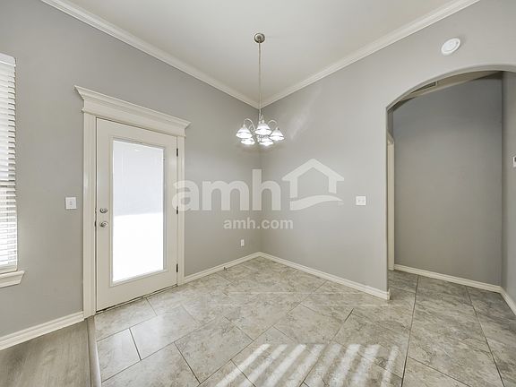 5th image of 416 E Charlotte Ter