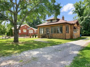 9 Grandview Dr, Collinsville, IL