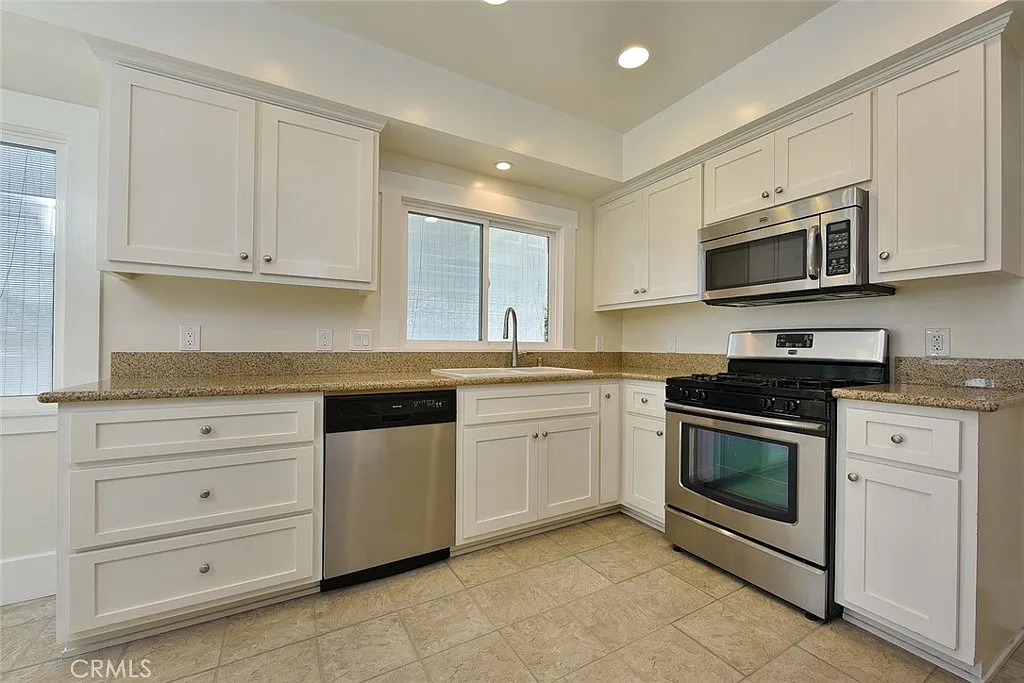 2 bed, 1537 sqft, $3,500 — Photo 4