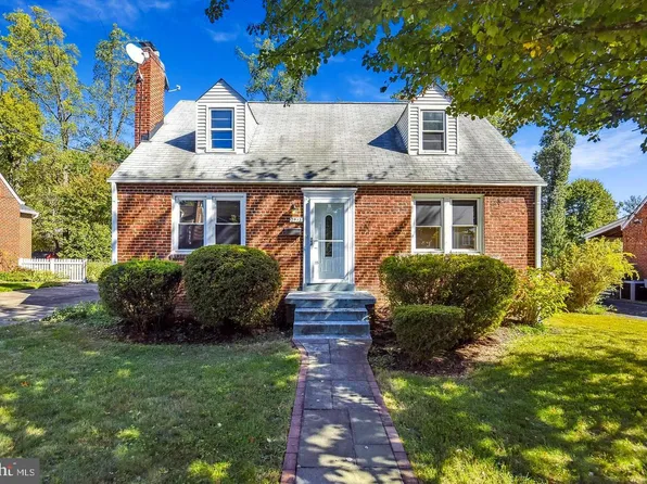2913 Stuart Dr, Falls Church, VA 22042
