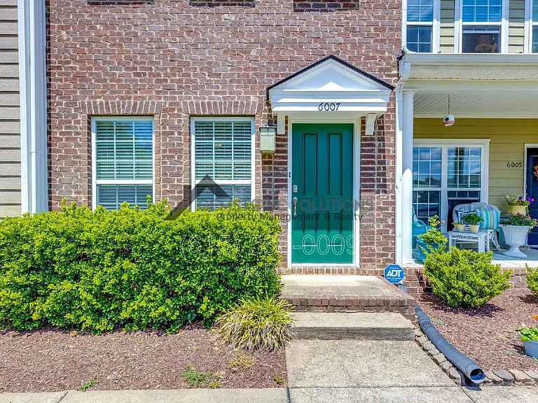 6007 Dupont Cv — Photo 2