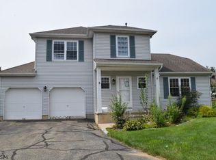 51 Colby Ct, Belvidere, NJ 07823