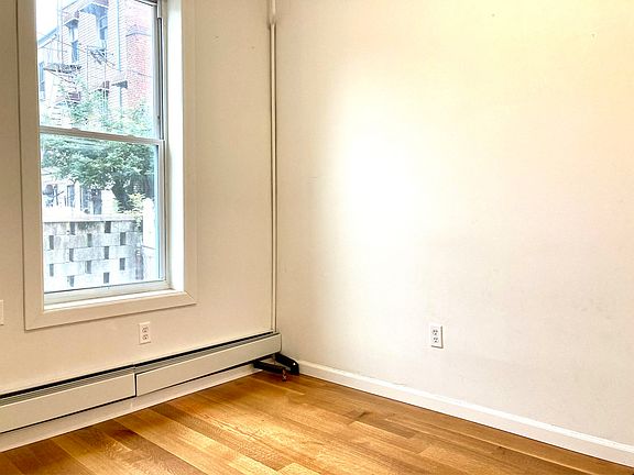 5th image of 233 Maujer St #1R