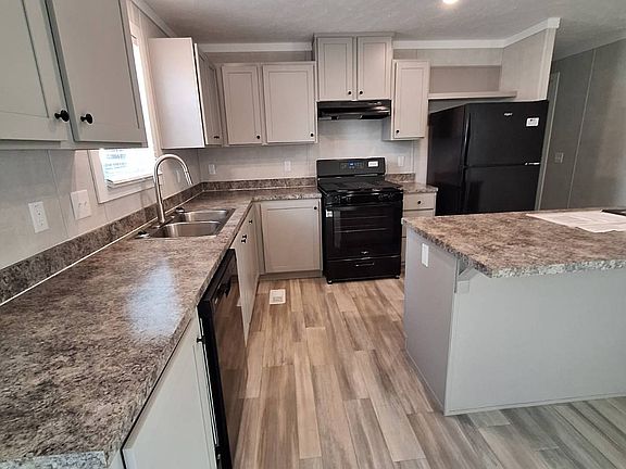 3rd image of 14 Deerpath Rd