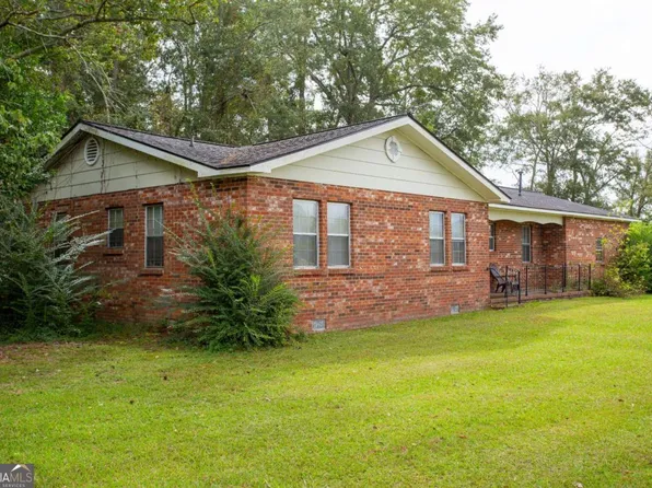537 City Circle Rd, Baxley, GA 31513