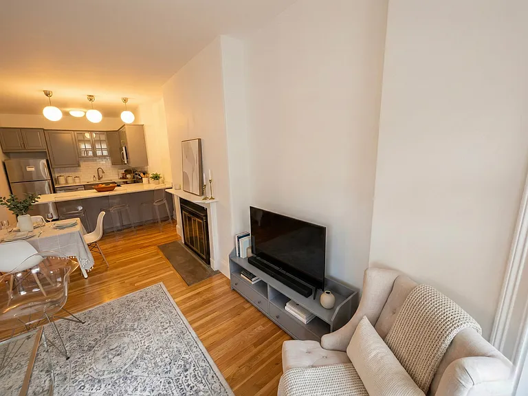 922 Beacon St #24 — Photo 11