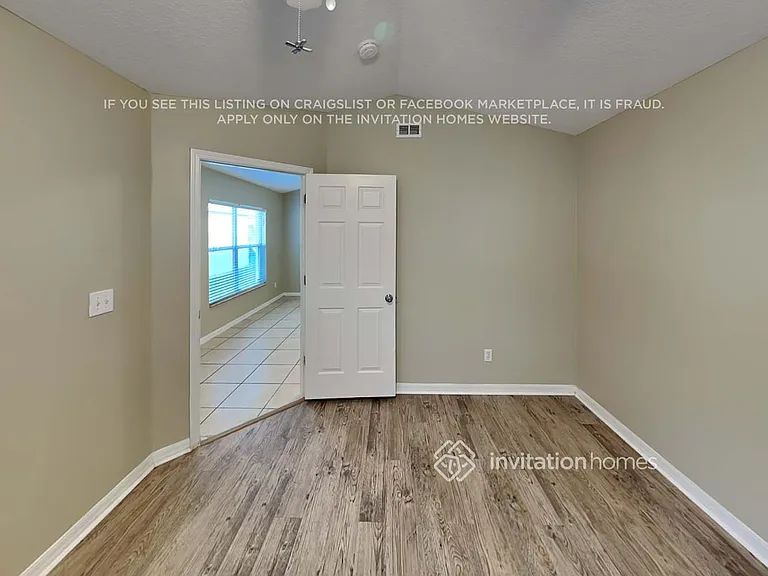 7462 Oxford Garden Cir — Photo 10