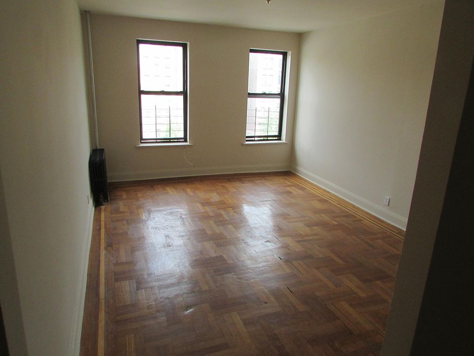 2nd image of 2831 Grand Concourse