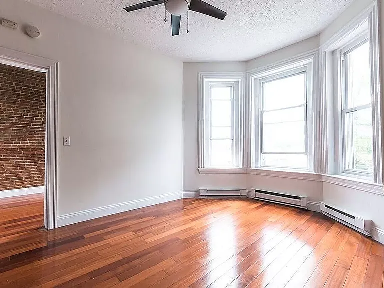 320 Warren St #2 — Photo 4
