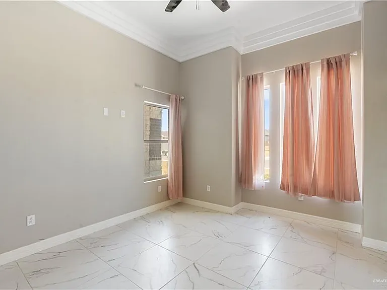 822 Whitewing St — Photo 5