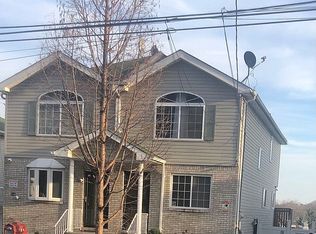 798 Richmond Rd, Staten Island, NY 10304