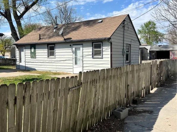 2303 S 7th St, Council Bluffs, IA 51501