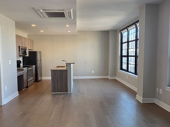 5th image of 216 Arch St #502