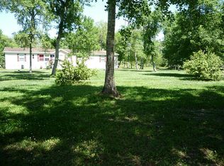 5911 Kincer Rd, Damon, TX 77430