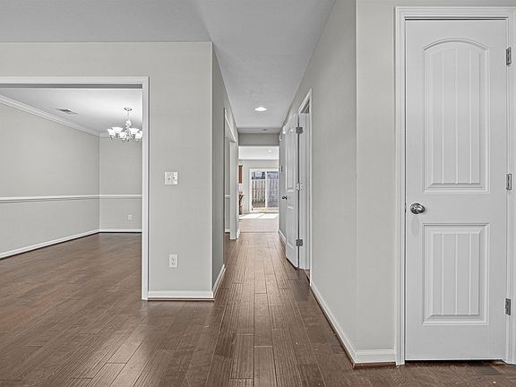 4th image of 447 Easy Goer Ct