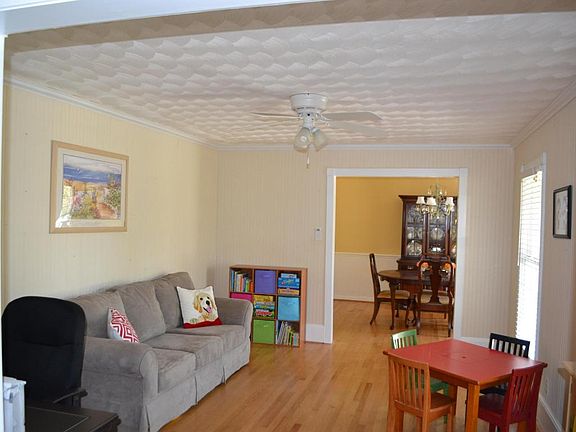 4th image of 204 Larkin St
