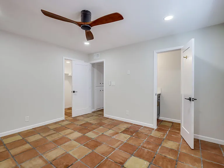 205 W Escalones #B — Photo 19