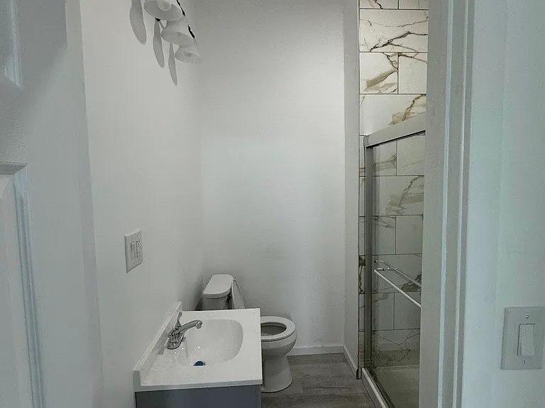 547 N 8th St #2 — Photo 10