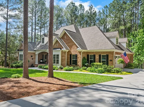 4950 River Hills Dr, Denver, NC 28037