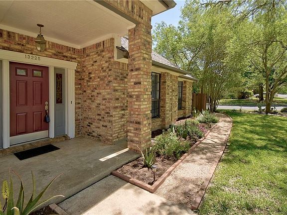 2nd image of 13225 Briar Hollow Dr