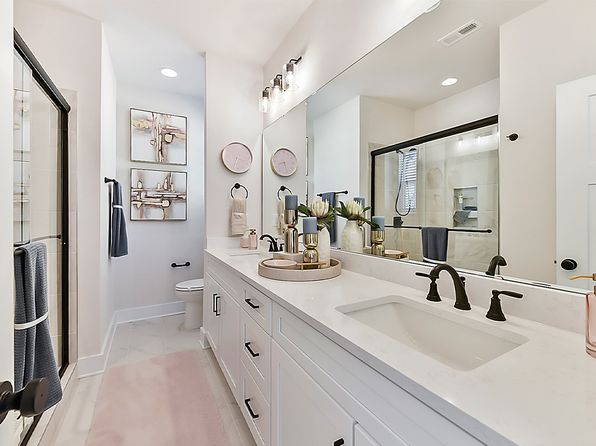 charlotte-north-carolina-448464054 picture