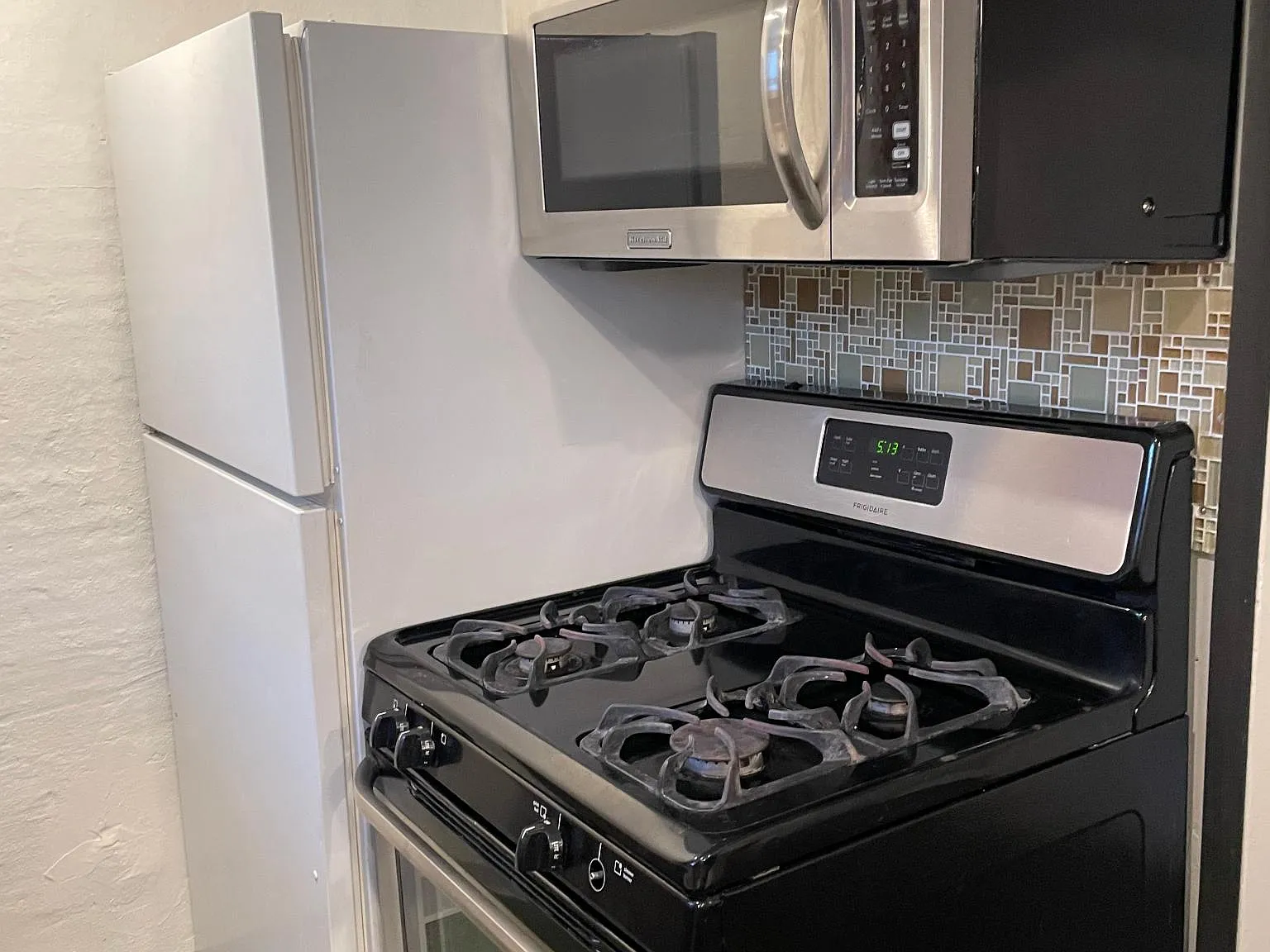 2 bed, 1200 sqft, $975 — Photo 3