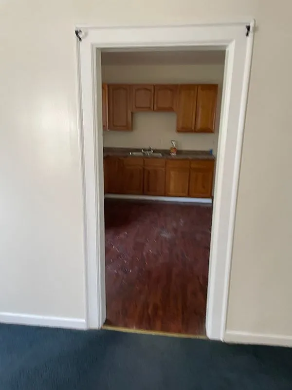 3 bed, 1.0 bath, 1200 sqft, $1,450 — Photo 4