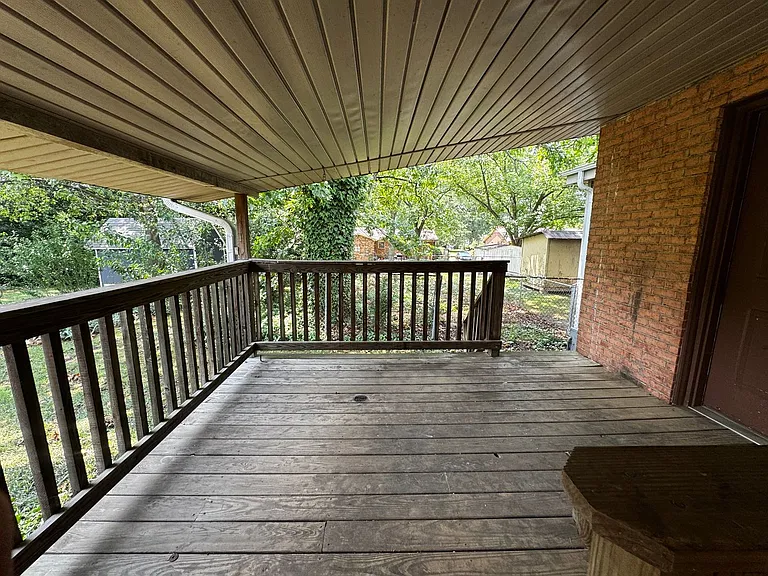 416 Stroud Rd — Photo 3