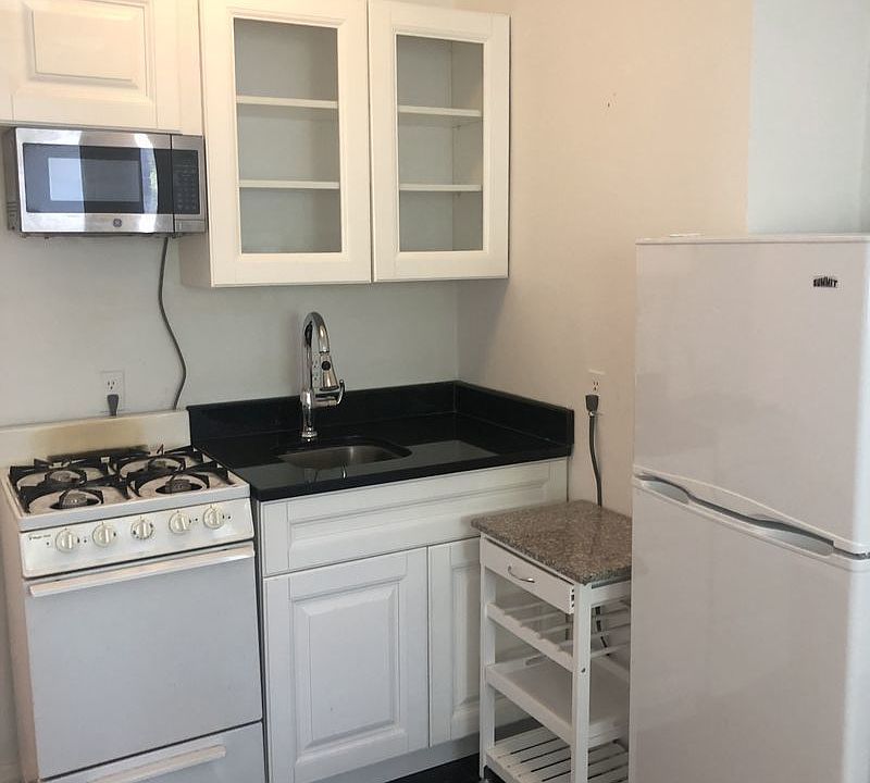1st image of 213 6th Ave APT 8