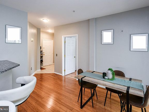3rd image of 15616 Everglade Ln APT 201