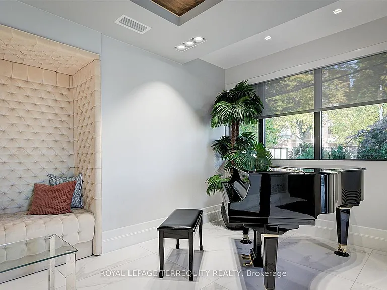 3 Southvale Dr #401 — Photo 36