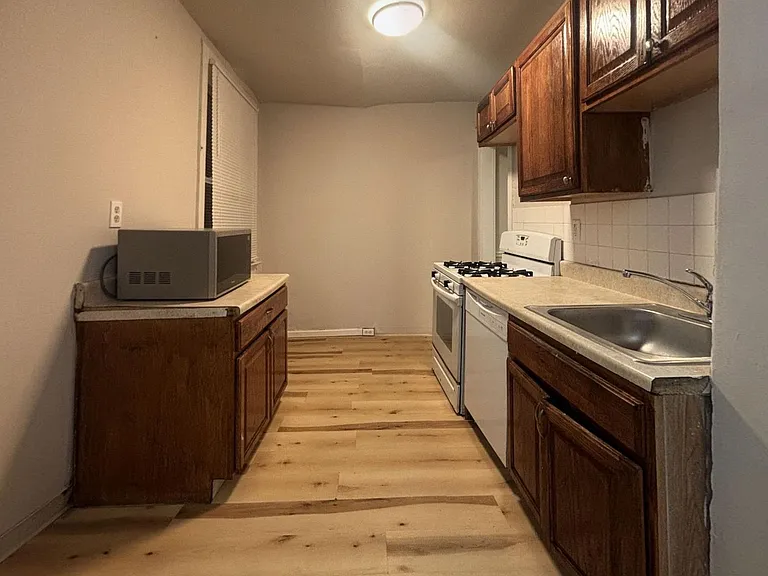 6927 Guilford Rd — Photo 6