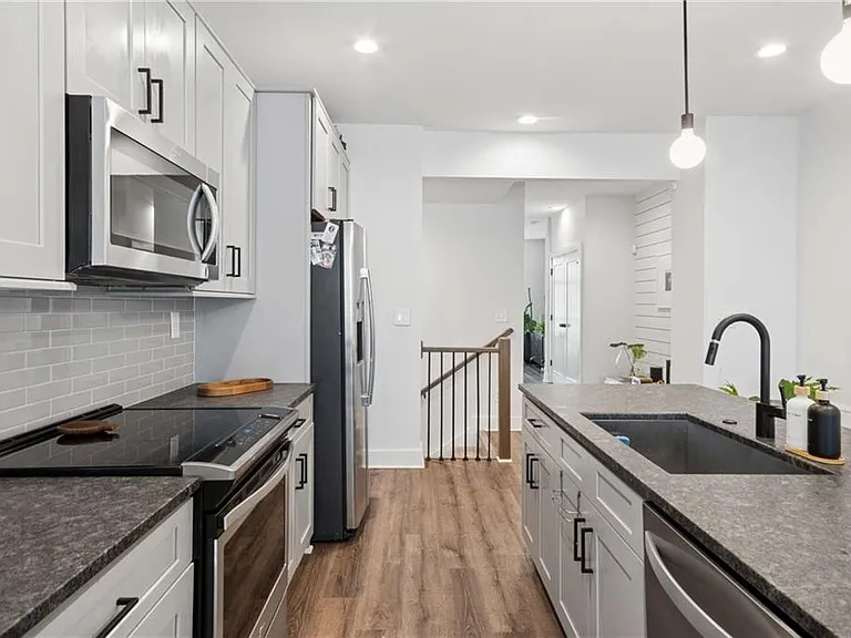 1350 May Ave SE #9 — Photo 8